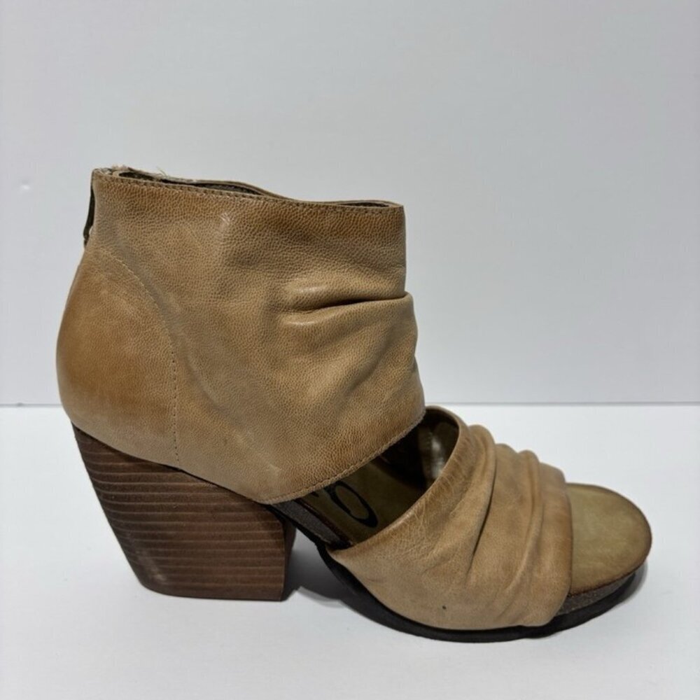 OTBT Women’s Patchouli, Light Taupe Open Toe Sandals, Size 7 M